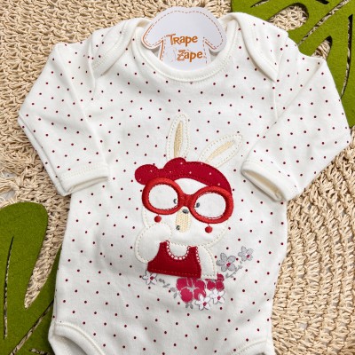  CONJ. DE MALHA 3 PEÇAS - Ursa Abelha Maçã e Coelha Nadadora - Off White e Vermelho